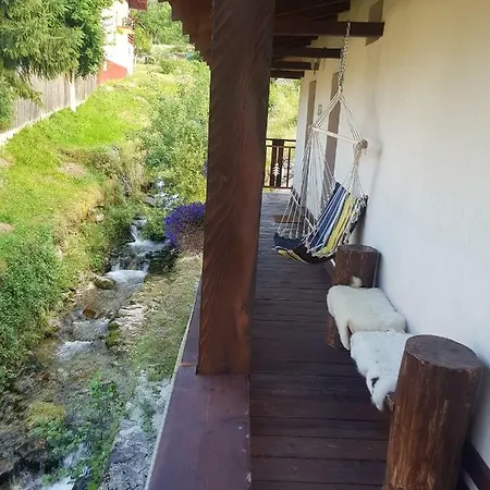 Casa Dexi Pensiune Malaia